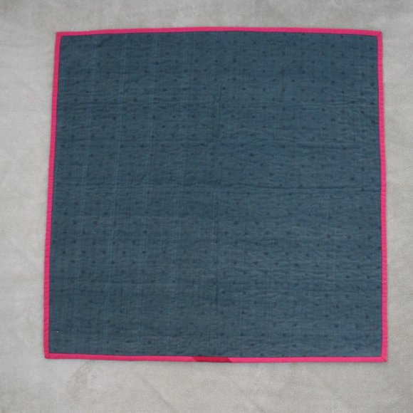 Quilted Throw/Quilt Playful Pattern  Size 31" X 31" - Picture 4 of 8